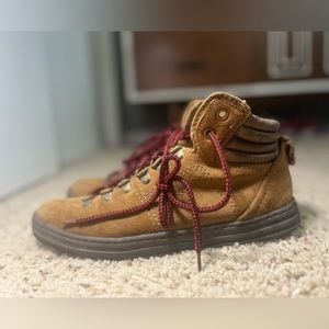 Fossil boots